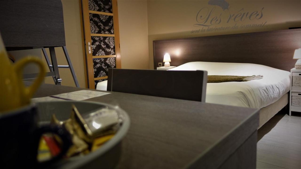 Hotel-Restaurant Des Voyageurs Le Cheylard المظهر الخارجي الصورة